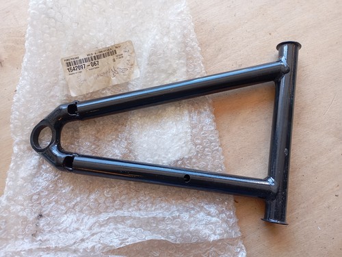 Triangle avant gauche quad - avant,